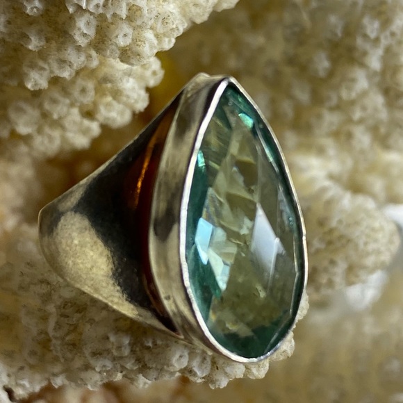 Sparkly Aqua blue Topaz teardrop facet cut ring - Picture 2 of 10